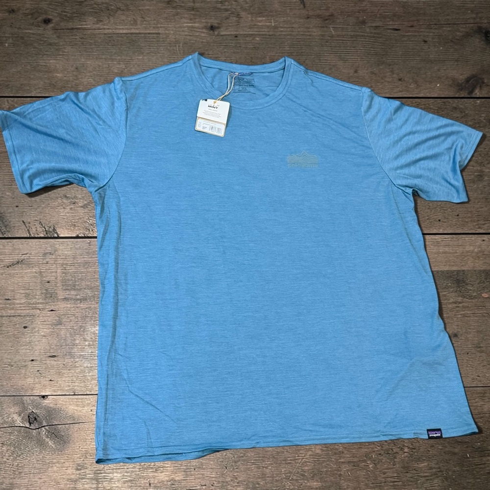 PATAGONIA MENS CAP COOL DAILY GRAPHIC SHiRT STRATASPIRE: WETLAND BLUE X-DYE XL
